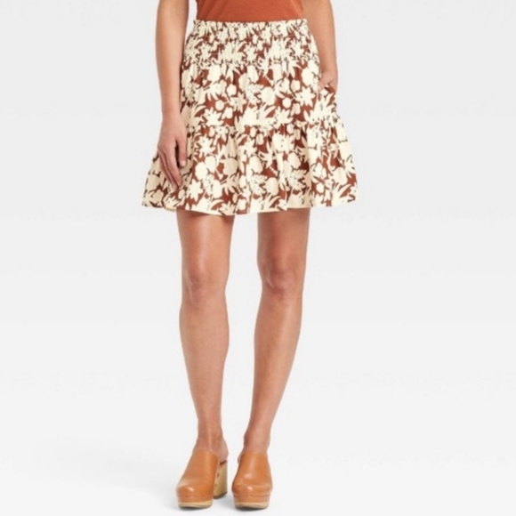 NWT Universal Thread Floral Ruffle Skirt Size Medium - Picture 2 of 13